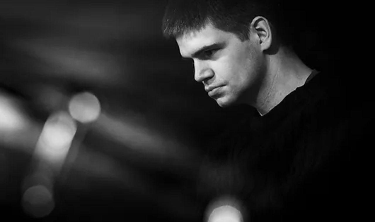 Премьера авторского моноспектакля Александра Савчука «ПриродаНастолькоОчистиласьЧто».