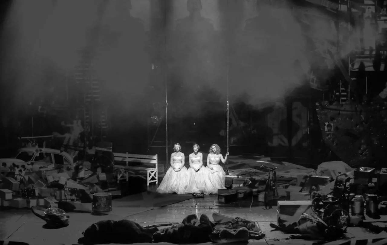 «Три толстяка. Эпизод 2. Железное сердце» в БДТ имени Г. А. Товстоногова: арифметика смерти и арифметика любви