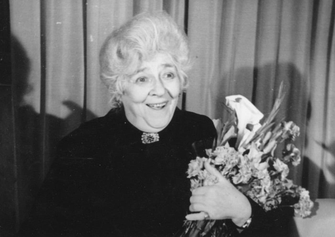 Уличная выставка к 130-летию Фаины Раневской.